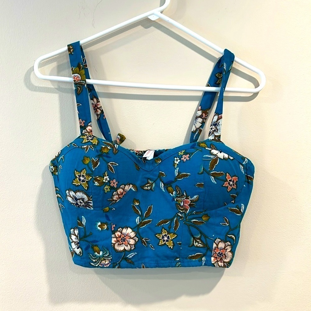 🌸3/$20 Xhilaration Blue Sleeveless Crop Tank Top🌸